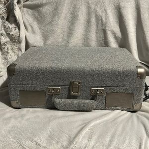 victrola/ grey and black/